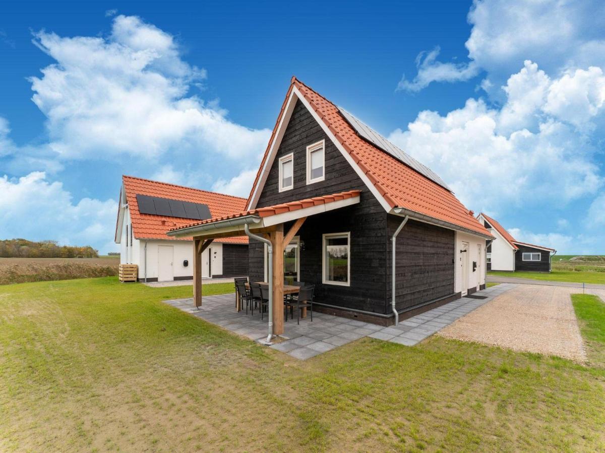 Holiday Home In Scherpenisse With Bubble Bath Exterior photo