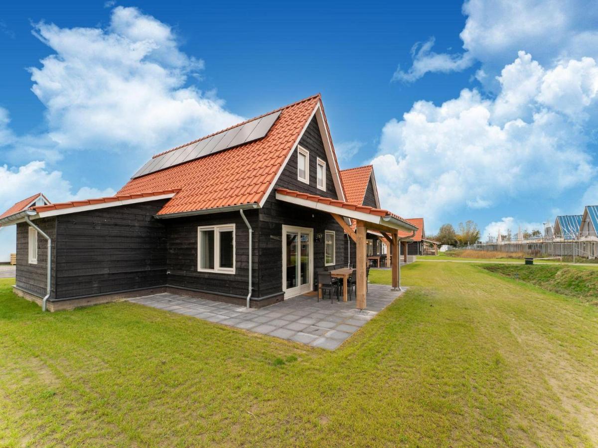 Holiday Home In Scherpenisse With Bubble Bath Exterior photo