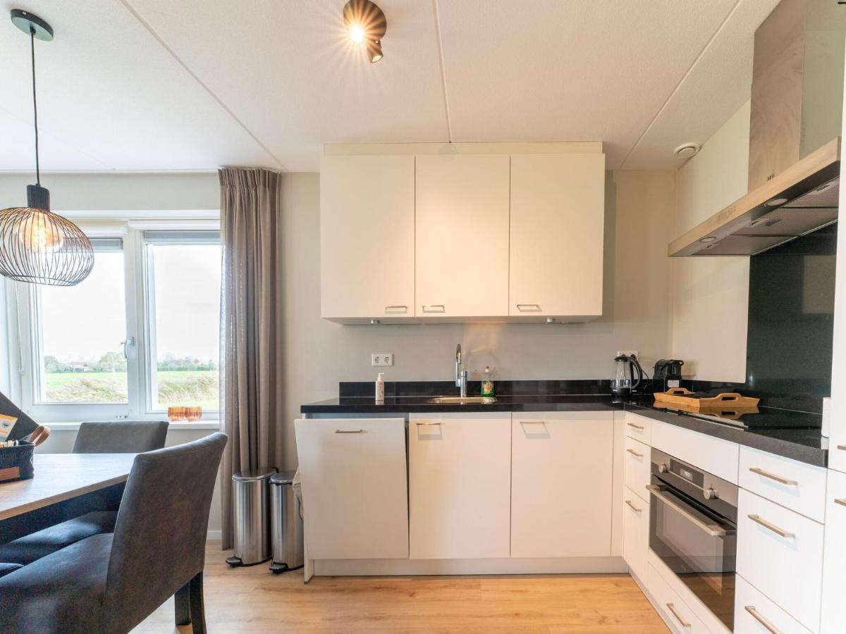 Holiday Home In Scherpenisse With Bubble Bath Exterior photo