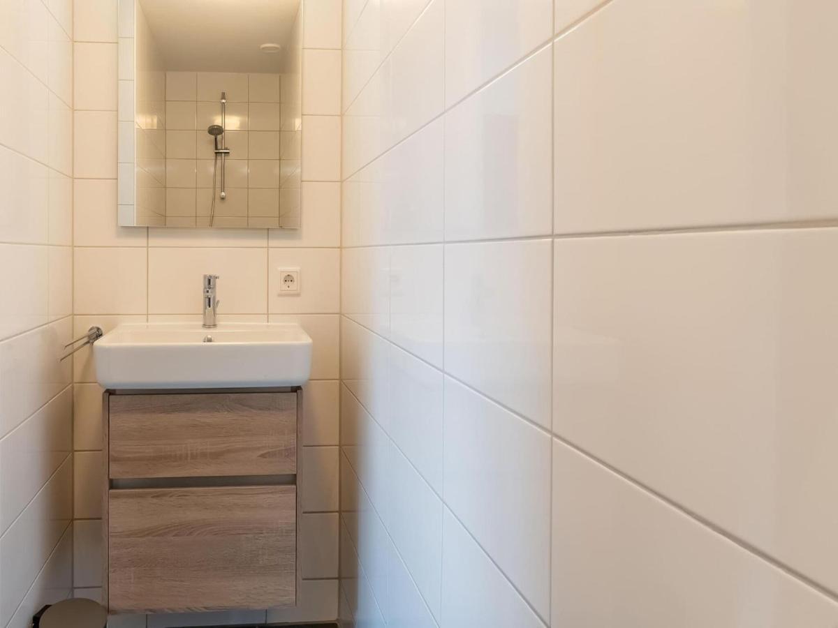 Holiday Home In Scherpenisse With Bubble Bath Exterior photo